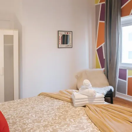 Daniela's 305 * Lisbon